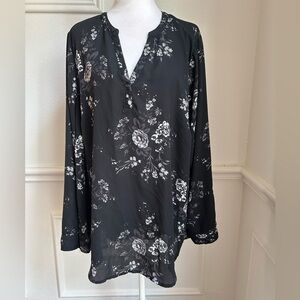 Torrid Floral Black and White Blouse, Size 2